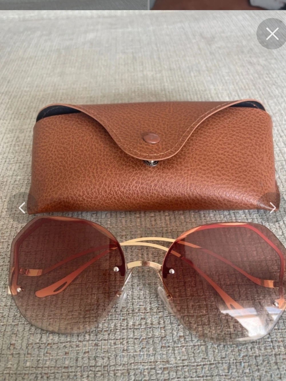 Source Unknown Gold Frame Sunglasses with Brown Gradient Lenses and Brown Case